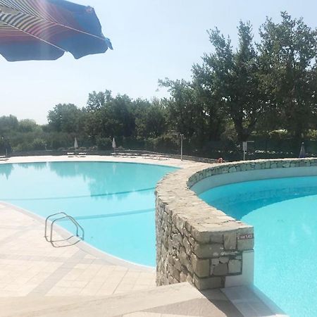 The Flowers - Apartments With Private Garden In Residence With Pool Manerba del Garda Zewnętrze zdjęcie